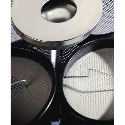 Metalowy kosz na śmieci 17L z popielnicą okrągły, srebrny