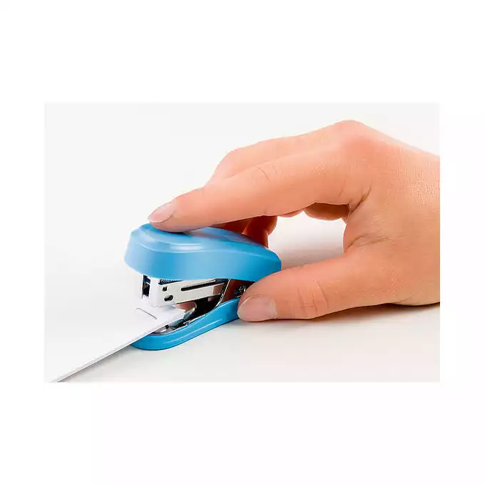 ZSZYWACZ MINI NOVUS BŁĘKITNY + ZSZYWKI 24/6 BLISTER