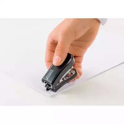 ZSZYWACZ MINI NOVUS CZARNY + ZSZYWKI 24/6 BLISTER